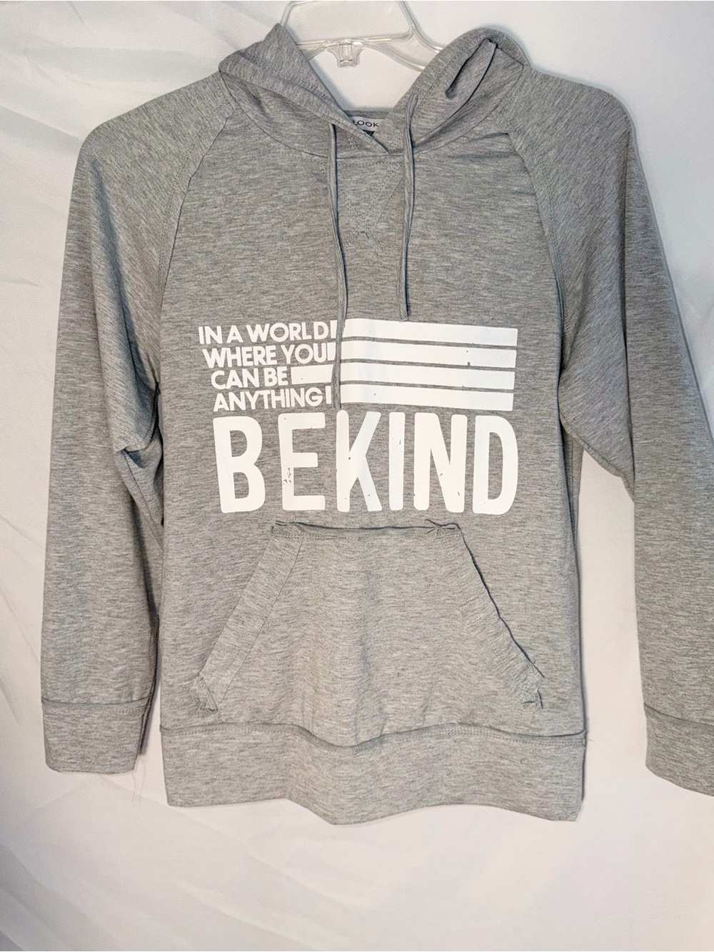 Misslook Be Kind pullover hoodie